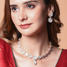 Load image into Gallery viewer, polki necklace in gold
