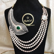 Load image into Gallery viewer, Morpankh Diamond Set (ISHA-024)
