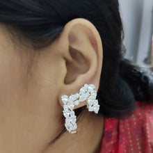Load image into Gallery viewer, SILVER SWAROVSKI GJ POLISH BALI
