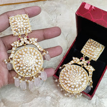 Load image into Gallery viewer, Swan Kundan Earring
