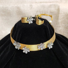 Load image into Gallery viewer, Hand Made Golden Wired Set
