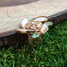 Load image into Gallery viewer, Mother of Pearl Mint Ring
