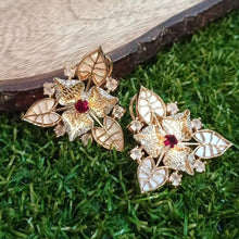 Load image into Gallery viewer, Mother of Pearl Flower Studs
