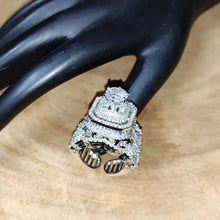 Load image into Gallery viewer, Solitaire Cocktail Ring
