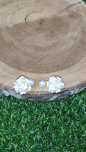 Load image into Gallery viewer, Mother of Pearl Flower Earrings
